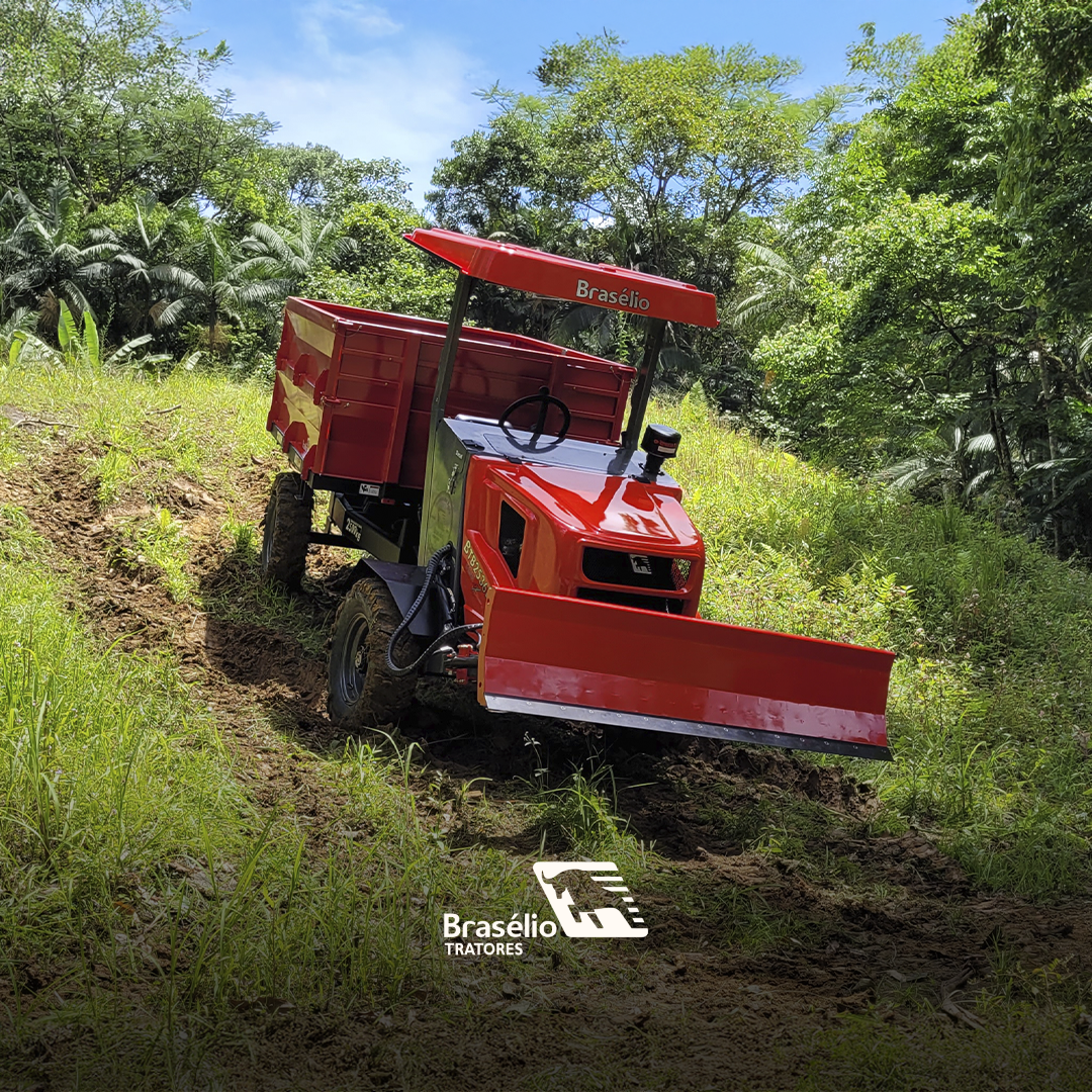 BTB 2536D com lâmina – Trator Articulado Isodiamétrico Diesel 4x4